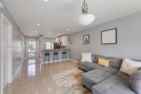 Купить кондоминиум в Лодердейл-бай-те-Си, Флорида 1 спальня, 69.68м2, № 1963684 - фото 7