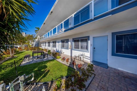 Commercial property in Pompano Beach, Florida № 1692338 - photo 7