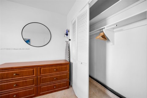 Commercial property in Pompano Beach, Florida № 1692338 - photo 21