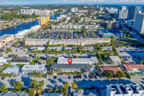 Commercial property in Pompano Beach, Florida № 1692338 - photo 26