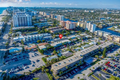 Commercial property in Pompano Beach, Florida № 1692338 - photo 29