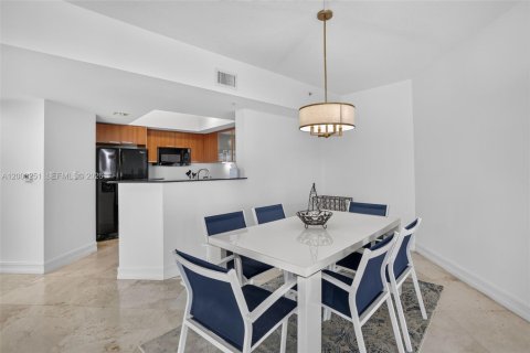 Copropriété à vendre à Sunny Isles Beach, Floride: 2 chambres, 159.33 m2 № 2278156 - photo 9