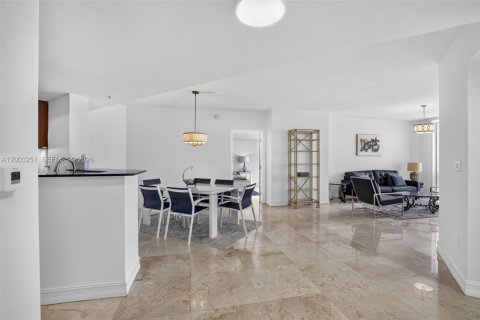 Copropriété à vendre à Sunny Isles Beach, Floride: 2 chambres, 159.33 m2 № 2278156 - photo 10