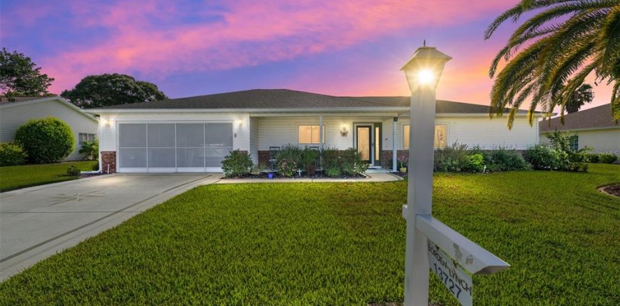 House in Summerfield, Florida 2 bedrooms, 156.73 sq.m. № 1879350