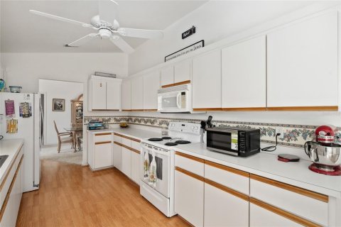 House in Summerfield, Florida 2 bedrooms, 156.73 sq.m. № 1879350 - photo 16