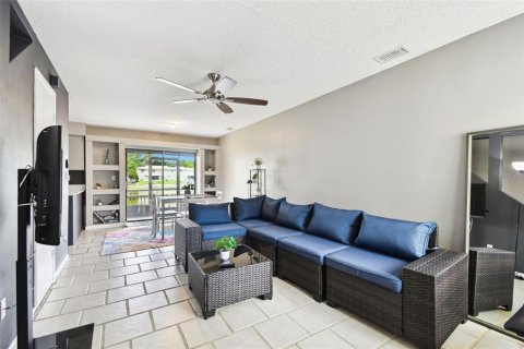 Townhouse in Largo, Florida 2 bedrooms, 95.5 sq.m. № 1795052 - photo 13