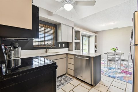 Townhouse in Largo, Florida 2 bedrooms, 95.5 sq.m. № 1795052 - photo 29