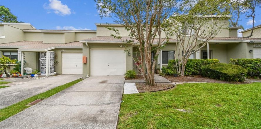 Townhouse in Largo, Florida 2 bedrooms, 95.5 sq.m. № 1795052