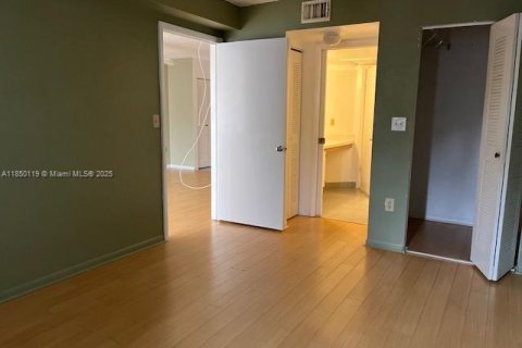 Condo in Oakland Park, Florida, 1 bedroom  № 1958109 - photo 5