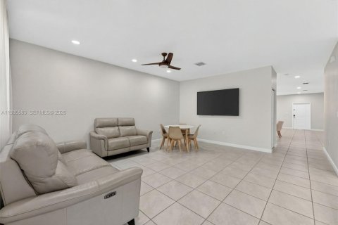 Купить виллу или дом в Майами, Флорида 4 спальни, 291.62м2, № 2050584 - фото 8