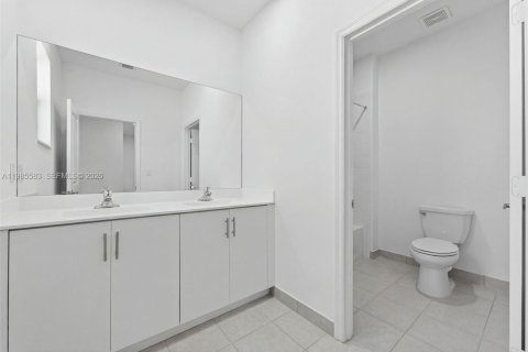 Купить виллу или дом в Майами, Флорида 4 спальни, 291.62м2, № 2050584 - фото 22