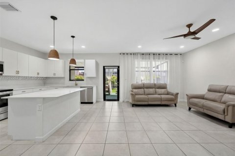 Купить виллу или дом в Майами, Флорида 4 спальни, 291.62м2, № 2050584 - фото 11