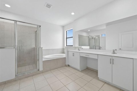 Купить виллу или дом в Майами, Флорида 4 спальни, 291.62м2, № 2050584 - фото 18