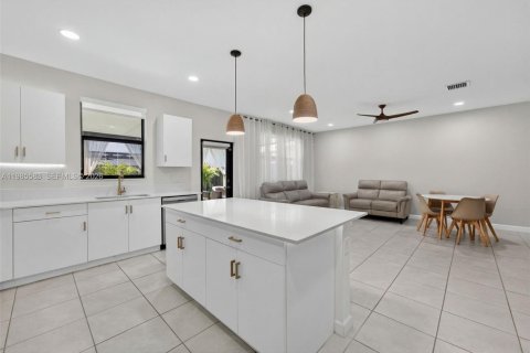 Купить виллу или дом в Майами, Флорида 4 спальни, 291.62м2, № 2050584 - фото 12