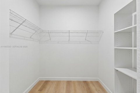 Купить виллу или дом в Майами, Флорида 4 спальни, 291.62м2, № 2050584 - фото 17