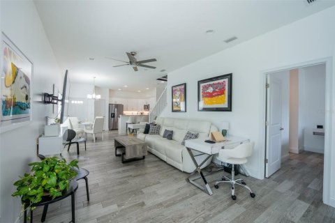 Adosado en venta en New Smyrna Beach, Florida, 4 dormitorios, 223.15 m2 № 2413723 - foto 5