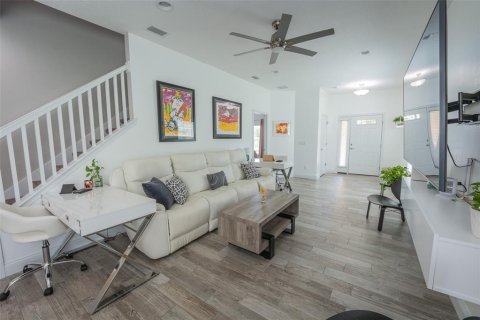 Adosado en venta en New Smyrna Beach, Florida, 4 dormitorios, 223.15 m2 № 2413723 - foto 7