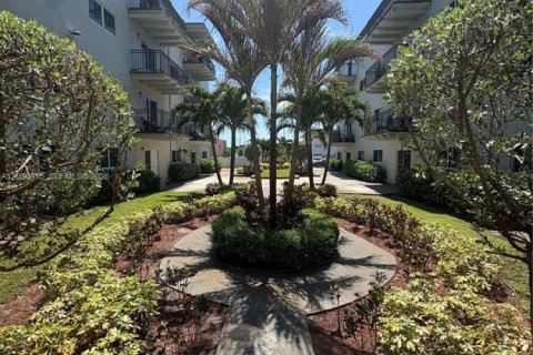 Villa ou maison à louer à North Miami, Floride: 1 chambre, 65.96 m2 № 2248807 - photo 7