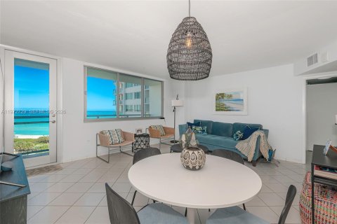 Condominio en venta en Miami Beach, Florida, 1 dormitorio, 84.73 m2 № 2032952 - foto 11