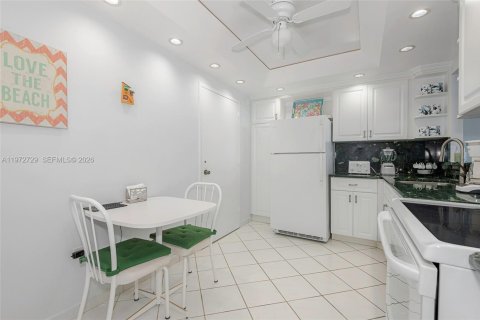 Condominio en venta en Miami Beach, Florida, 1 dormitorio, 84.73 m2 № 2032952 - foto 17