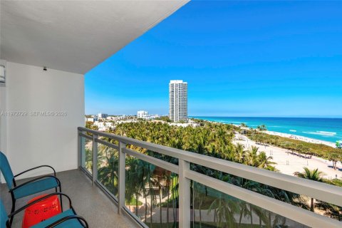Condominio en Miami Beach, Florida, 1 dormitorio № 2032952