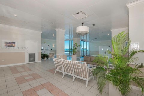 Condominio en venta en Miami Beach, Florida, 1 dormitorio, 84.73 m2 № 2032952 - foto 8