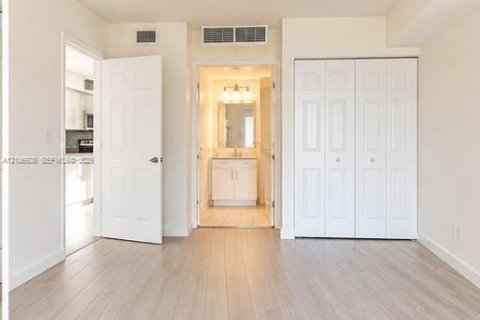 Copropriété à vendre à Aventura, Floride: 2 chambres, 102.56 m2 № 2419393 - photo 3