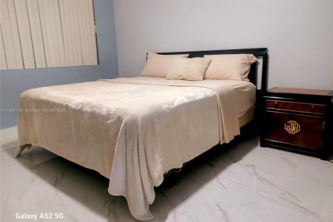 Снять в аренду кондоминиум в Майами-Бич, Флорида 1 спальня, 87.14м2, № 2078957 - фото 8
