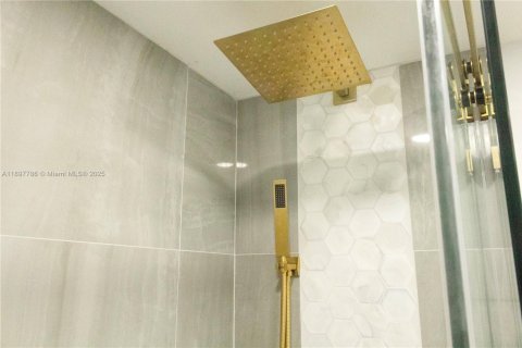 Снять в аренду кондоминиум в Майами-Бич, Флорида 1 спальня, 87.14м2, № 2078957 - фото 7