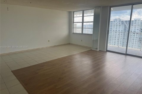 Condo in Aventura, Florida, 2 bedrooms № 2241529 - photo 2