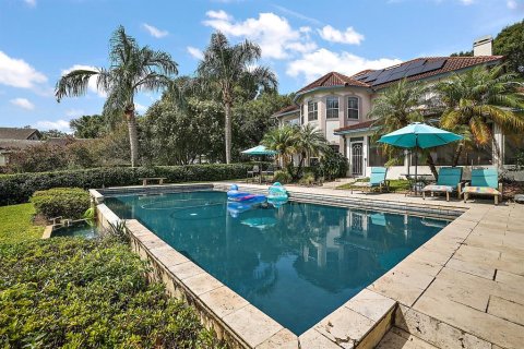 House in Eustis, Florida 5 bedrooms, 416.39 sq.m. № 2117142 - photo 9