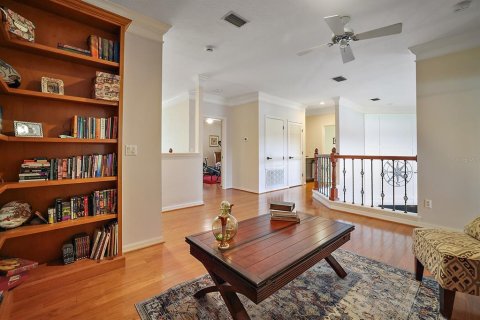 House in Eustis, Florida 5 bedrooms, 416.39 sq.m. № 2117142 - photo 28