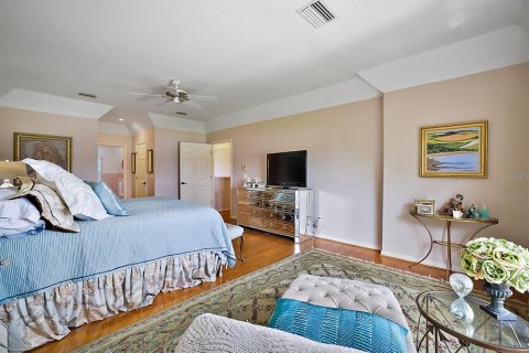 House in Eustis, Florida 5 bedrooms, 416.39 sq.m. № 2117142 - photo 30