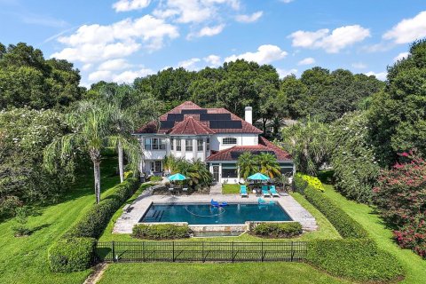 House in Eustis, Florida 5 bedrooms, 416.39 sq.m. № 2117142 - photo 3