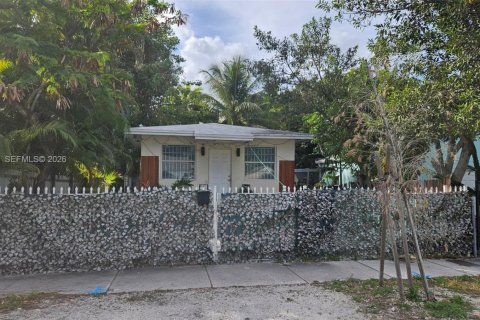 Casa en venta en Miami, Florida, 2 dormitorios, 58.53 m2 № 2000527 - foto 2