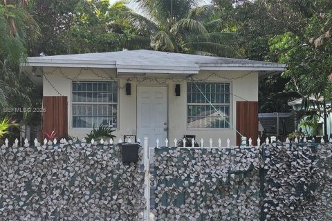 Casa en venta en Miami, Florida, 2 dormitorios, 58.53 m2 № 2000527 - foto 3
