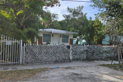 Casa en Miami, Florida 2 dormitorios, 58.53 m2 № 2000527