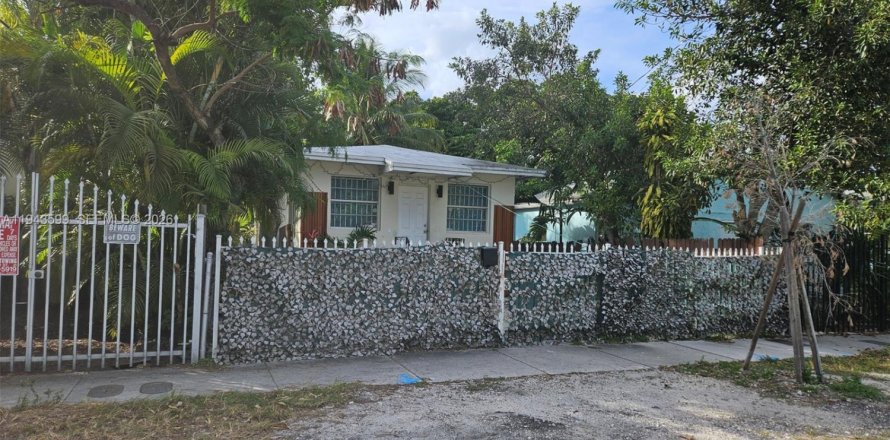 Casa en Miami, Florida 2 dormitorios, 58.53 m2 № 2000527