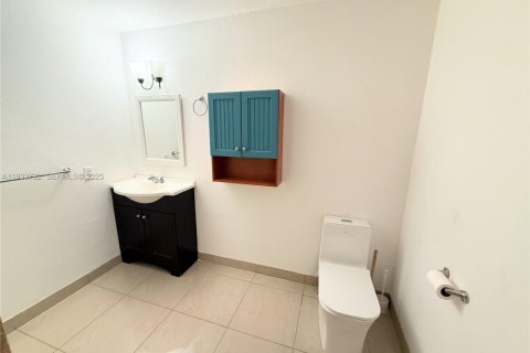 Снять в аренду квартиру в Дания-Бич, Флорида 1 спальня, 102.19м2, № 1991993 - фото 10