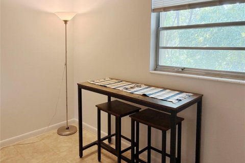 Condo in Gainesville, Florida, 2 bedrooms  № 2379210 - photo 10