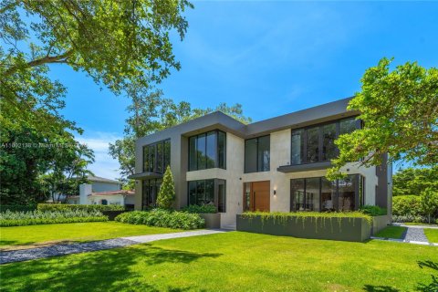 House in Miami, Florida 5 bedrooms, 405.61 sq.m. № 1754212 - photo 2