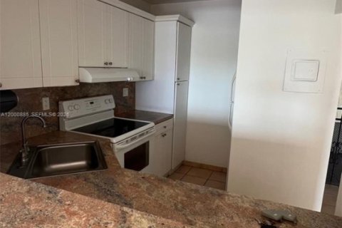 Купить кондоминиум в Хайалиа, Флорида 2 спальни, 76.18м2, № 2091386 - фото 5