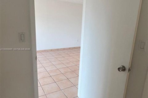 Купить кондоминиум в Хайалиа, Флорида 2 спальни, 76.18м2, № 2091386 - фото 12