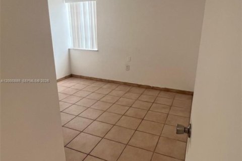 Купить кондоминиум в Хайалиа, Флорида 2 спальни, 76.18м2, № 2091386 - фото 6