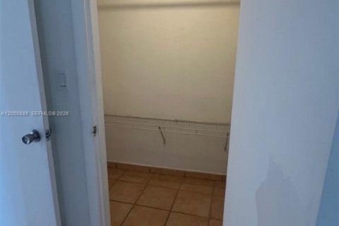 Купить кондоминиум в Хайалиа, Флорида 2 спальни, 76.18м2, № 2091386 - фото 11