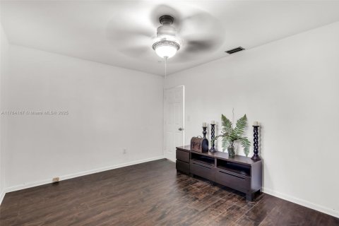 Villa ou maison à vendre à Miami Lakes, Floride: 3 chambres, 159.14 m2 № 1730747 - photo 20