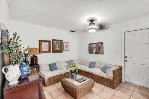 Villa ou maison à vendre à Miami Lakes, Floride: 3 chambres, 159.14 m2 № 1730747 - photo 16
