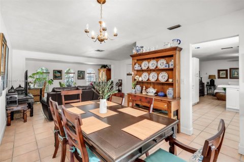 Villa ou maison à vendre à Miami Lakes, Floride: 3 chambres, 159.14 m2 № 1730747 - photo 13