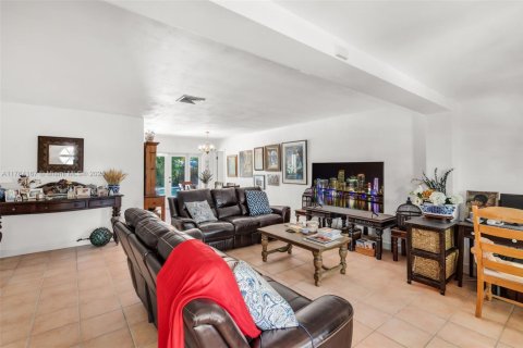 Villa ou maison à vendre à Miami Lakes, Floride: 3 chambres, 159.14 m2 № 1730747 - photo 11
