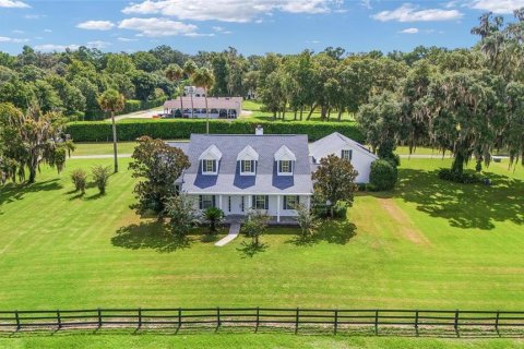 House in Ocala, Florida 9 bedrooms, 528.15 sq.m. № 2104959 - photo 5